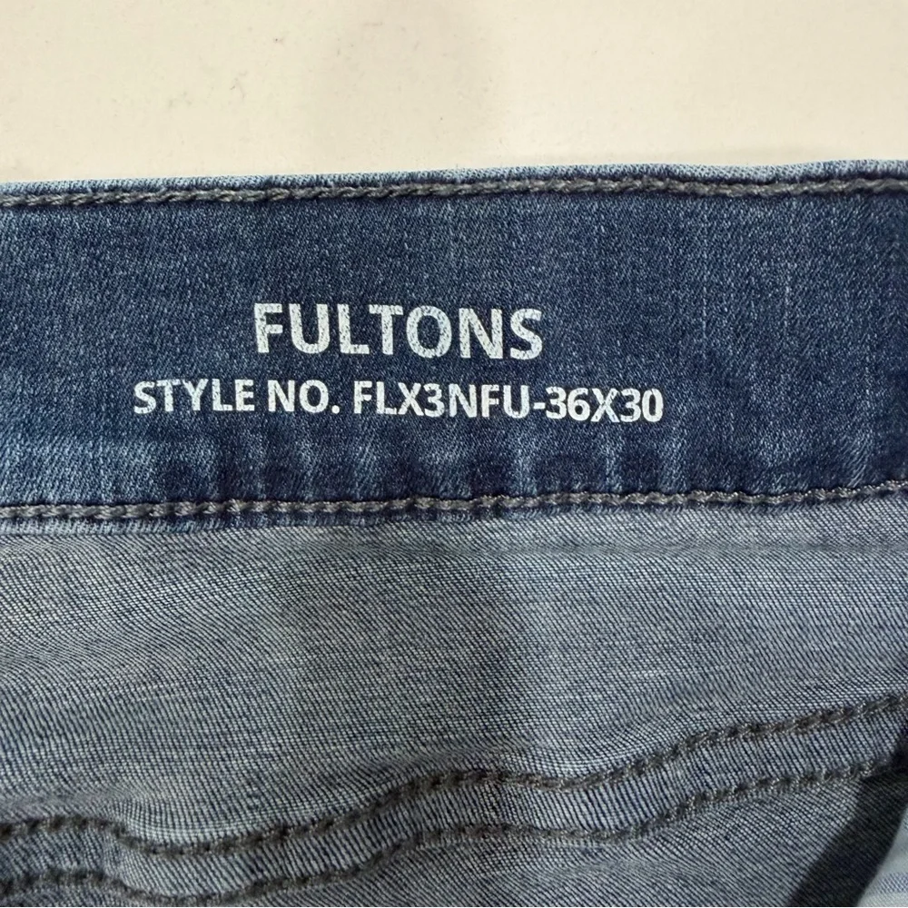 Mugsy Men’s Fulton Casual Fit Blue Jeans  36x26
